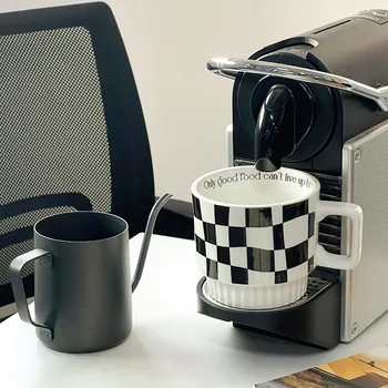350ml Dama Tahtası Kupa Siyah ve Beyaz Seramik Yığılmış Fincan Mozaik Kafes Ofis Su Bardağı Çift İskandinav Kahve Çay Drinkware