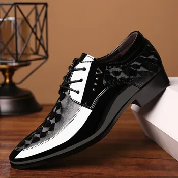 Yeni Bahar Sonbahar Erkek Resmi Ayakkabı Sivri Burun Rahat Tek Moda Patent Deri Elbise Ayakkabı Ayakkabı Mokasen Homme